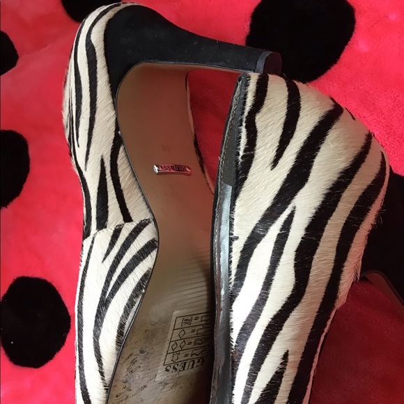 Guess 🖤 Zebra print heels - Picture 6 of 8